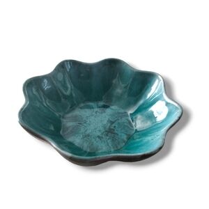 Blue Mountain Pottery Scalloped Bowl Turquoise Drip Canada 10”